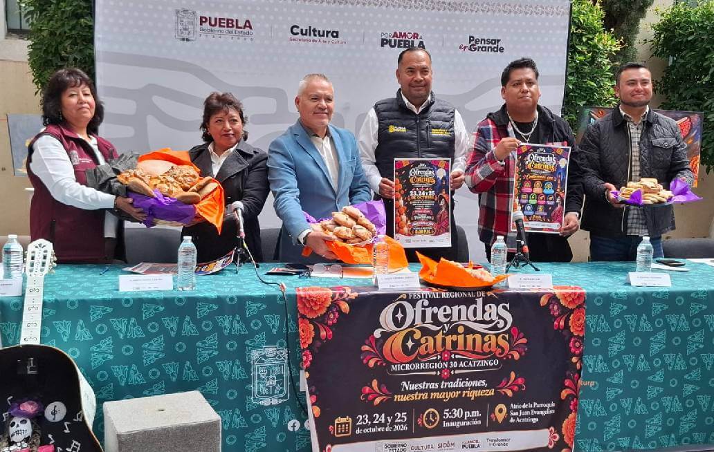 Acatzingo presenta su primera exposición de ofrendas y catrinas La microrregión 30 de Acatzingo presentó la primera edición de la exposición de ofrendas y catrinas, una actividad que busca preservar las tradiciones mexicanas y promover la riqueza cultural de la región durante las celebraciones del Día de Muertos.