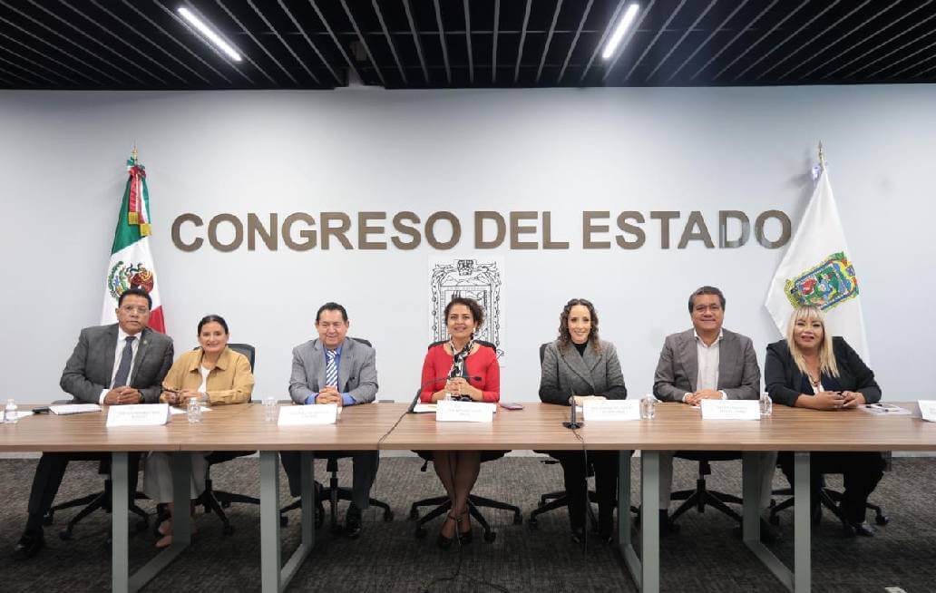 Avala Comisión del Congreso inscripción en el Muro de Honor la leyenda “60 Aniversario del Plan DN-III-E. Ejército, Fuerza Aérea y Guardia Nacional” Avala Comisión del Congreso inscripción en el Muro de Honor