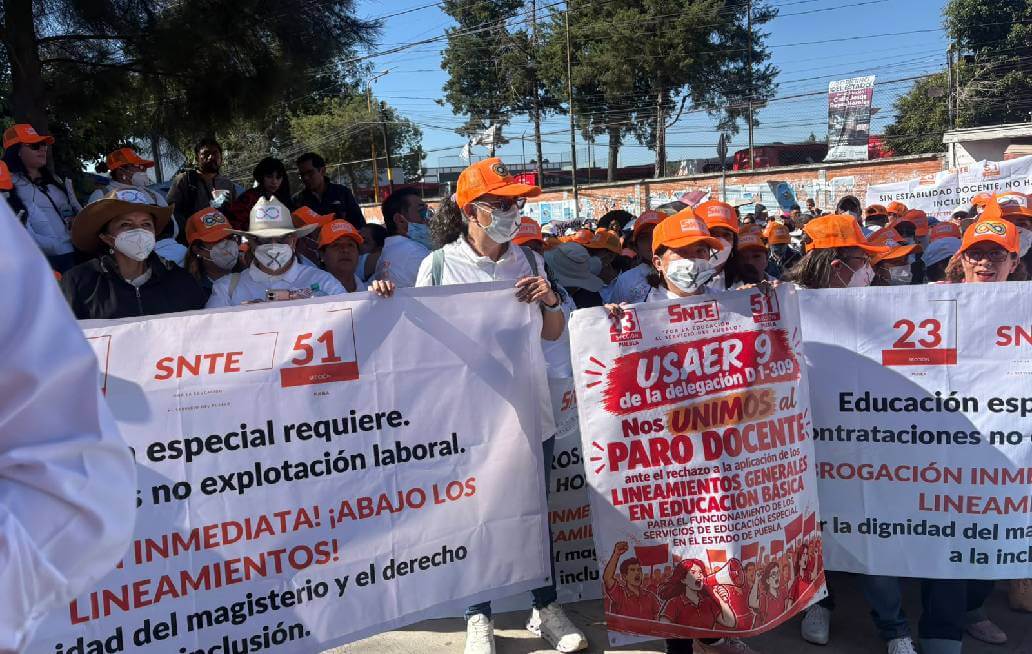 Exige secciones 23 y 51 del SNTE destitución de director de SEP