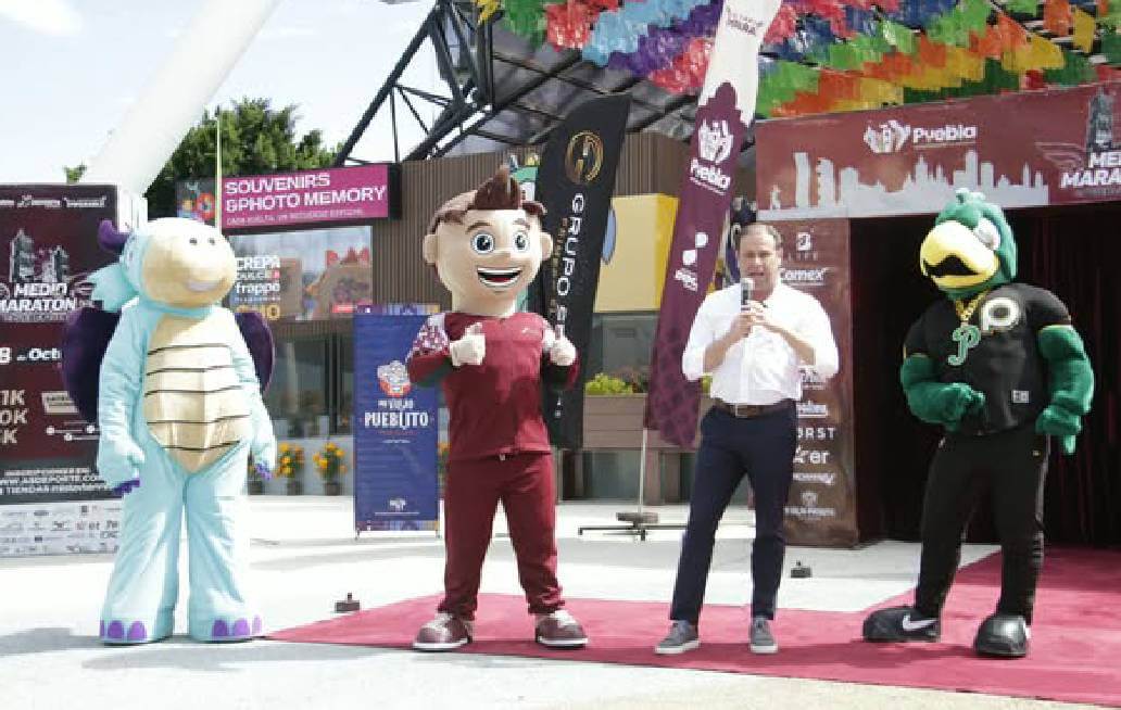 Presenta Gobierno de la Ciudad de Puebla la playera y la medalla del Medio Maratón 21K Puebla 2026 Presenta Gobierno de la Ciudad de Puebla la playera y la medalla