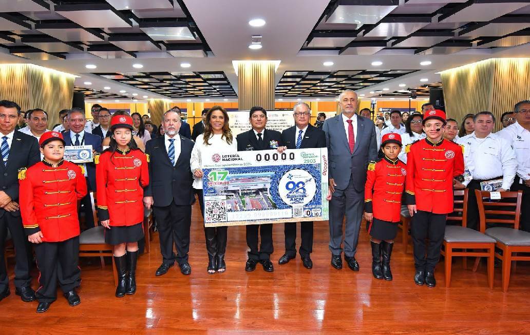 Presentan billete de Lotería para celebrar 98 años del Aeropuerto