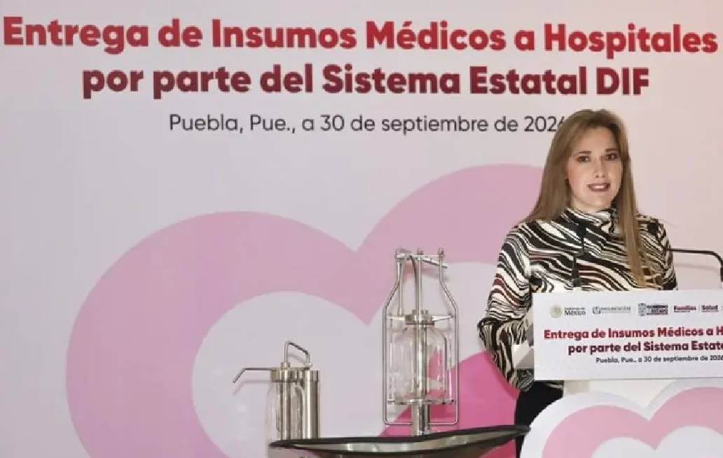Presidenta del SEDIF Puebla entrega equipo