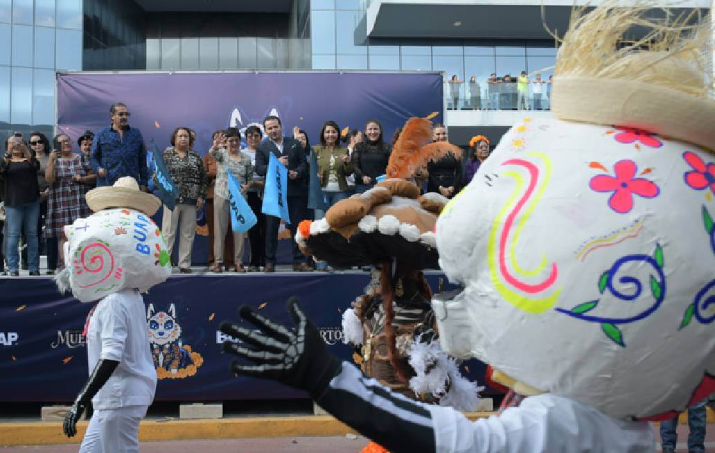 Realiza BUAP Desfile de Día de Muertos y concurso de Catrinas