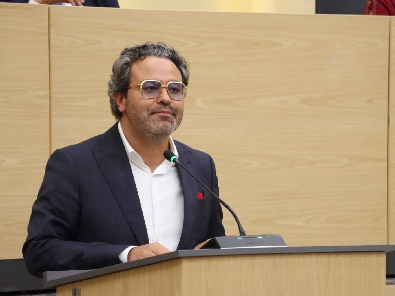 durante el informe el diputado