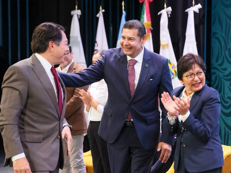 por su parte el secretario de educacion